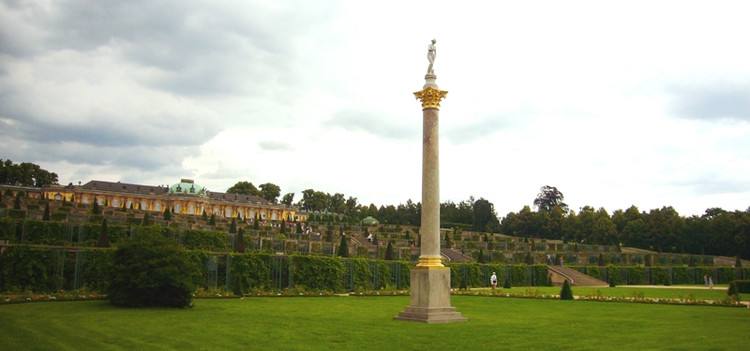 刘永好：10条两会建议 继续关注农业