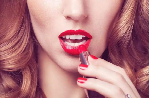 口红如何正确的涂抹？掌握正确的方法让您的气质立刻提升