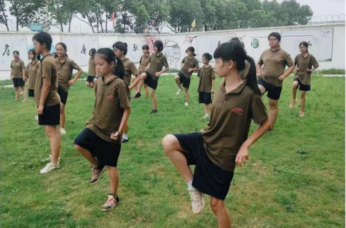 夏令营回顾|热火朝天的操课训练，体会有爱的集体生活