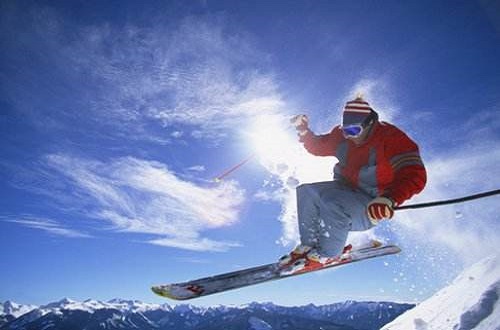 热门的滑雪装品牌有哪些，滑雪装什么牌子的比较好