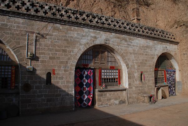 窑洞的特点是什么 窑洞有哪些优点和缺点 窑洞的特点是什么 窑洞有哪些优点和缺点