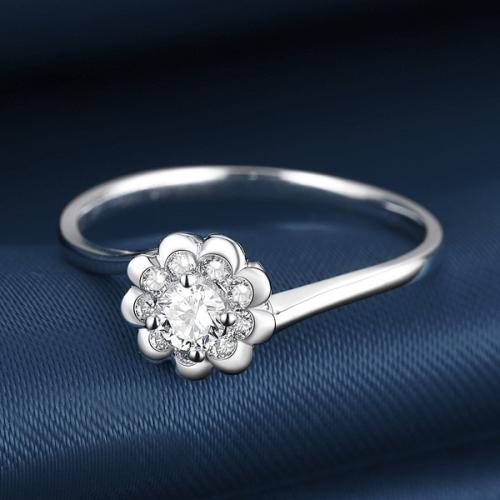 珂兰钻戒怎么样 轻奢钻饰品牌，传递爱与幸福感