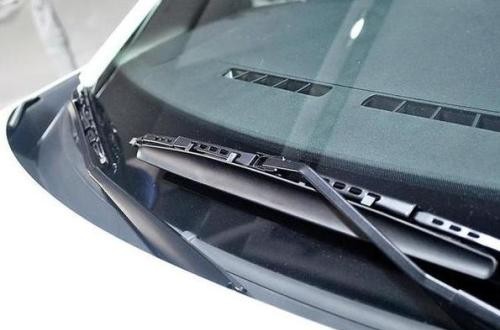 雨刷器什么牌子好 吉利帝豪雨刮器怎么使用