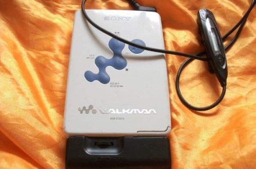 随身听哪个牌子好 索尼限量版随身听致敬经典