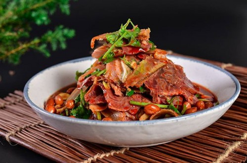 紫燕百味鸡：国民日常熟食，走进30多万家庭的餐桌