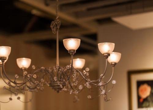 文联灯饰：做好企业积淀 重视企业文化和品牌积累