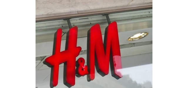 另一个品牌输给了中国，烧掉了60吨滞销的服装。中国人的钱不是那么好赚的