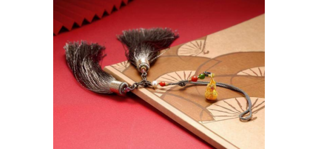 周六福珠宝：大胆创新，传递潮流生活态度